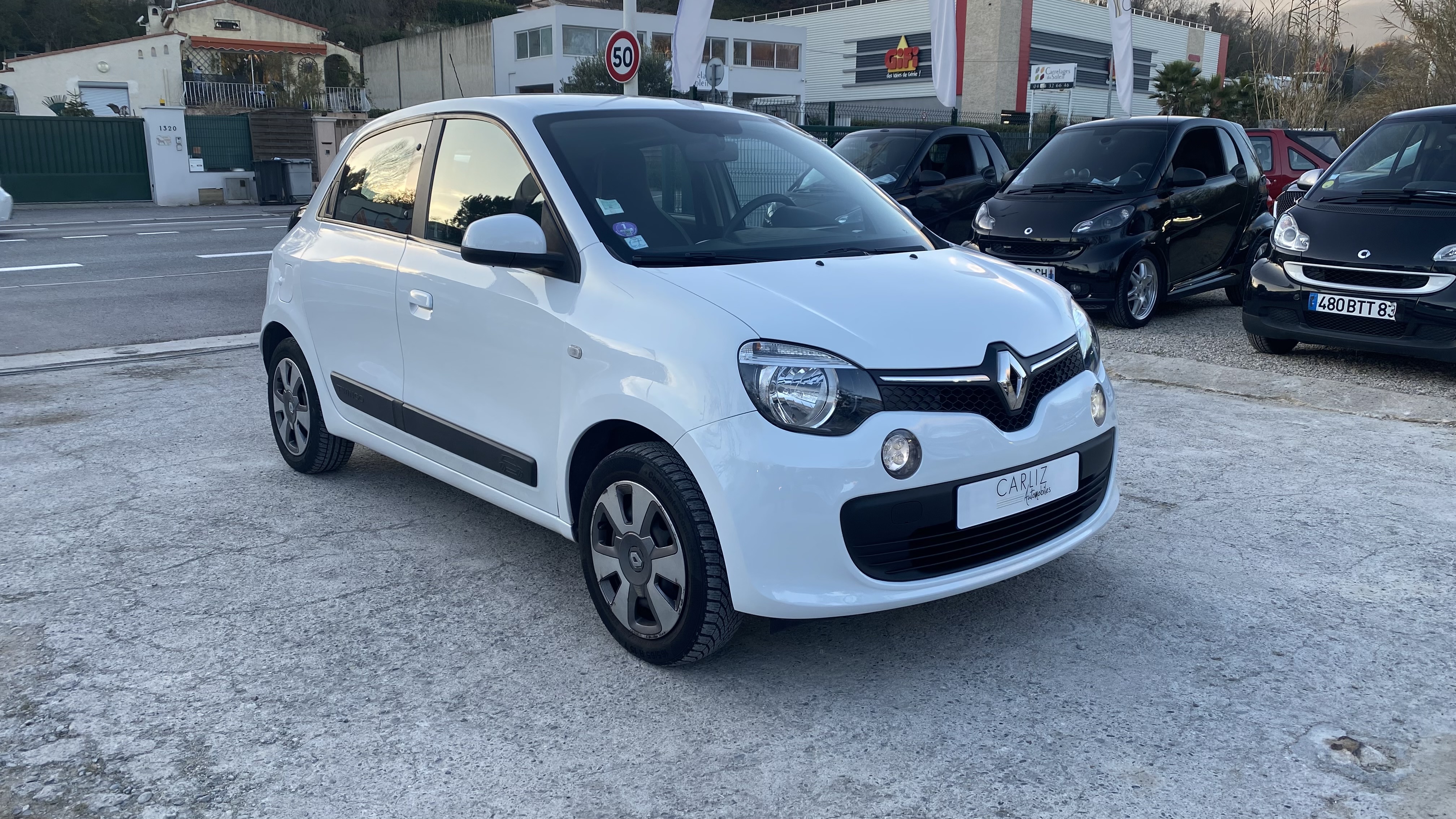 RENAULT Twingo III 0.9 Energy Tce 90cv Zen RENAULT Twingo III 0.9 Energy Tce 90cv Zen
